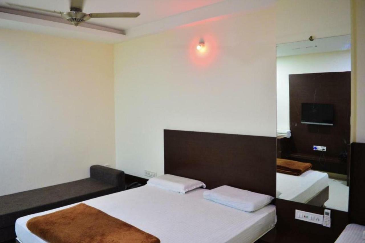 Hotel Maheshwari Avenue Ujjain Exterior foto